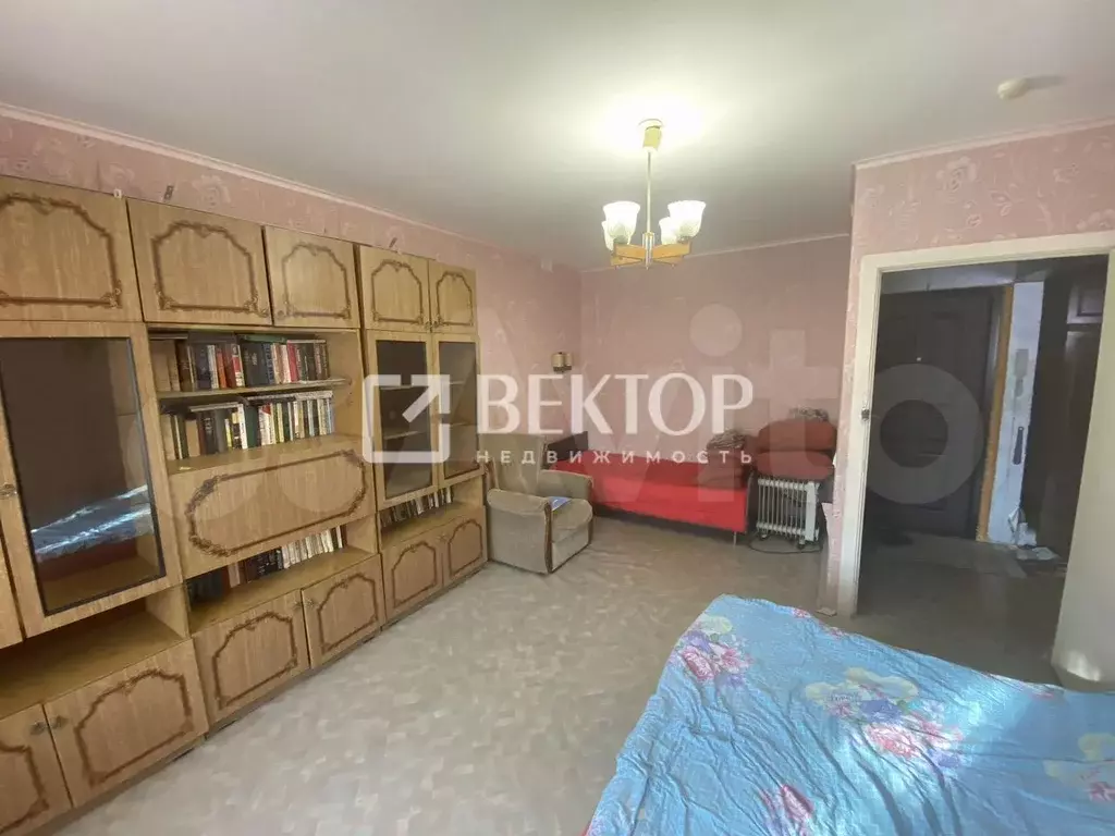 1-к. квартира, 39 м, 1/10 эт. - Фото 1