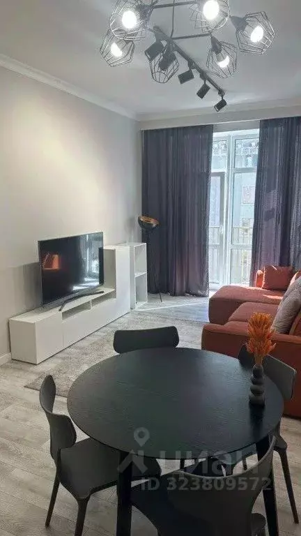 2-к кв. Тюменская область, Тюмень ул. Эльвиры Федоровой, 1 (50.0 м) - Фото 1