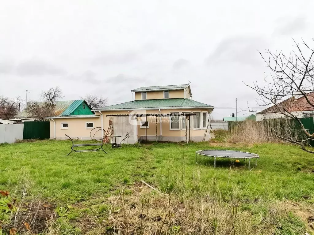 Дом в Воронежская область, Хохольский район, Петинское с/пос, с. Устье ... - Фото 1