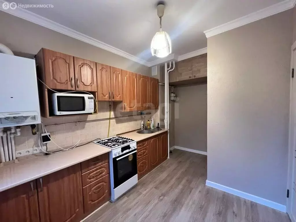 3-комнатная квартира: Симферополь, улица Героев Сталинграда, 35 (63 м) - Фото 1