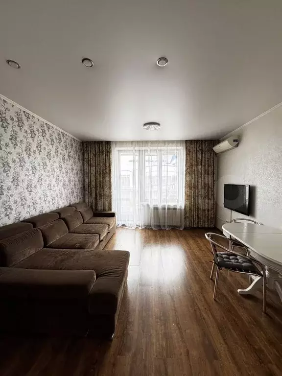2-к. квартира, 65 м, 7/7 эт. - Фото 0
