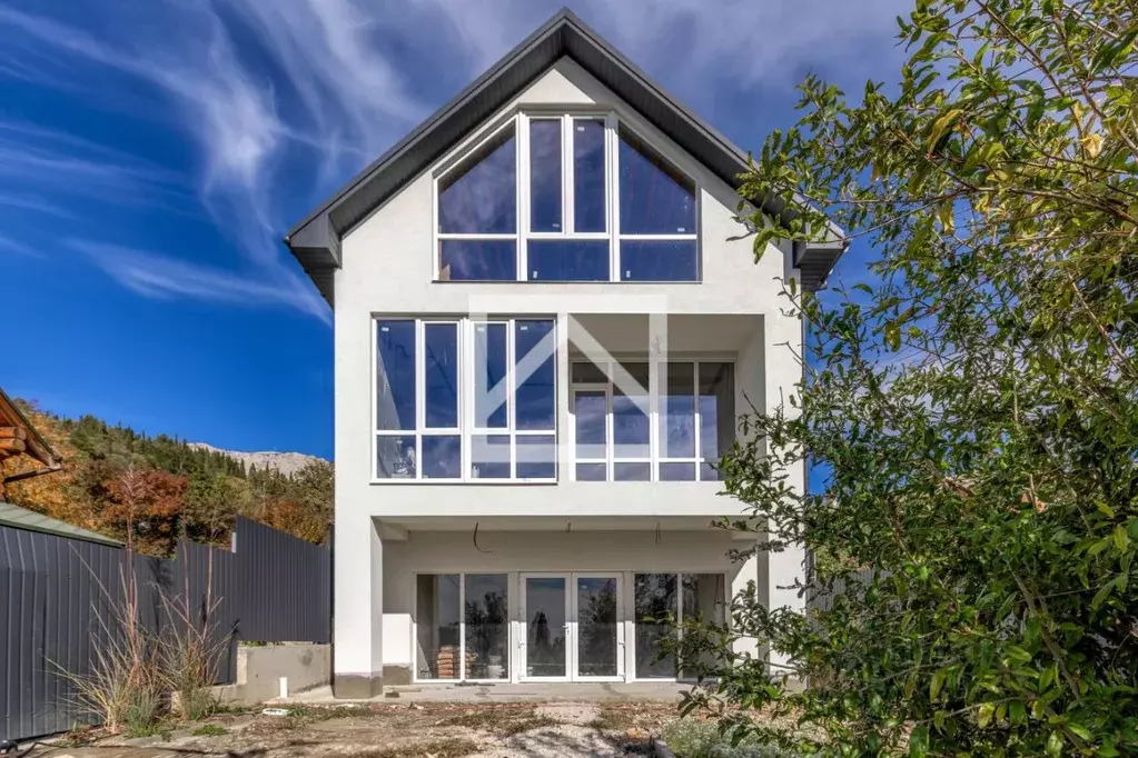 Дом в Крым, Алупка ш. Южнобережное, 4 (327 м) - Фото 1