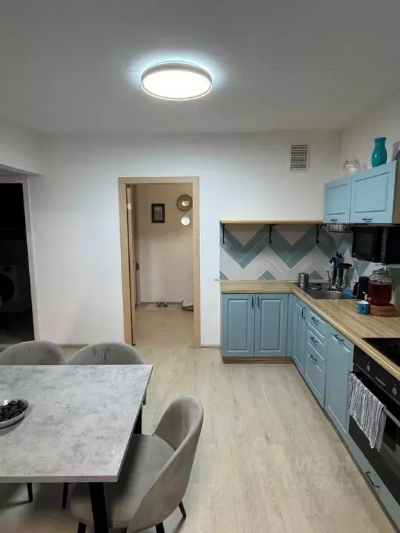 2-к кв. Свердловская область, Екатеринбург ул. Расточная, 31А (53.5 м) - Фото 0