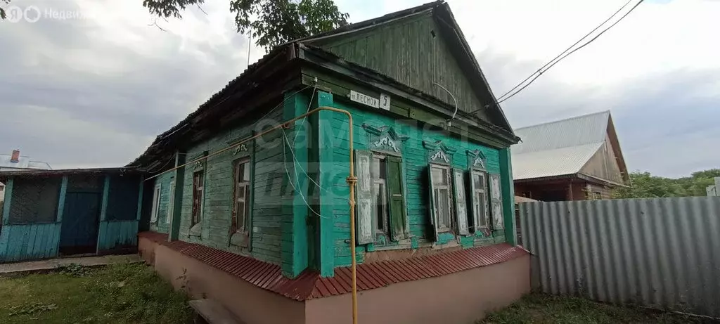 Дом в Саракташский район, Чёрноотрожский сельсовет, село Студенцы ... - Фото 1