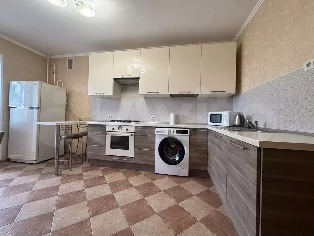 2-к. квартира, 65 м, 7/9 эт. - Фото 0