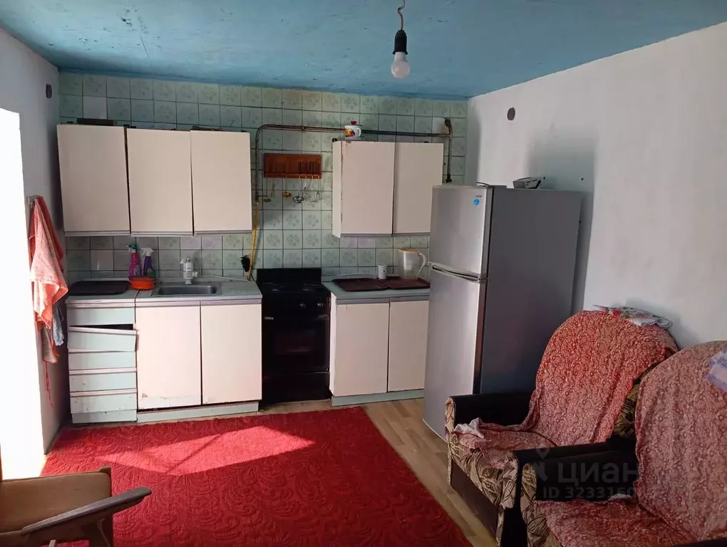 Дом в Крым, Сакский район, с. Суворовское ул. Суворовская, 1А (200 м) - Фото 2