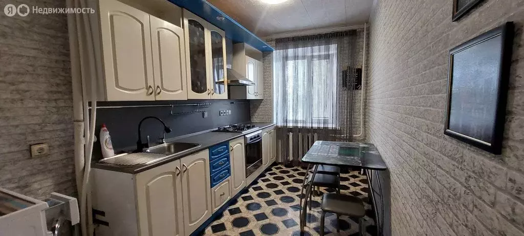 3-комнатная квартира: Судогда, улица Химиков, 1 (57.2 м) - Фото 0