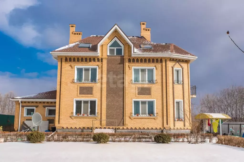Дом в Приморский край, Артем Цветочная ул., 25 (250 м) - Фото 0