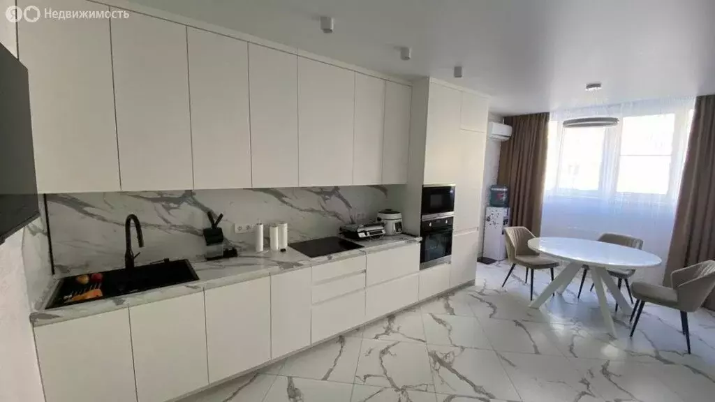 2-комнатная квартира: Краснодар, улица Красных Партизан, 1/4к8 (70 м) - Фото 1