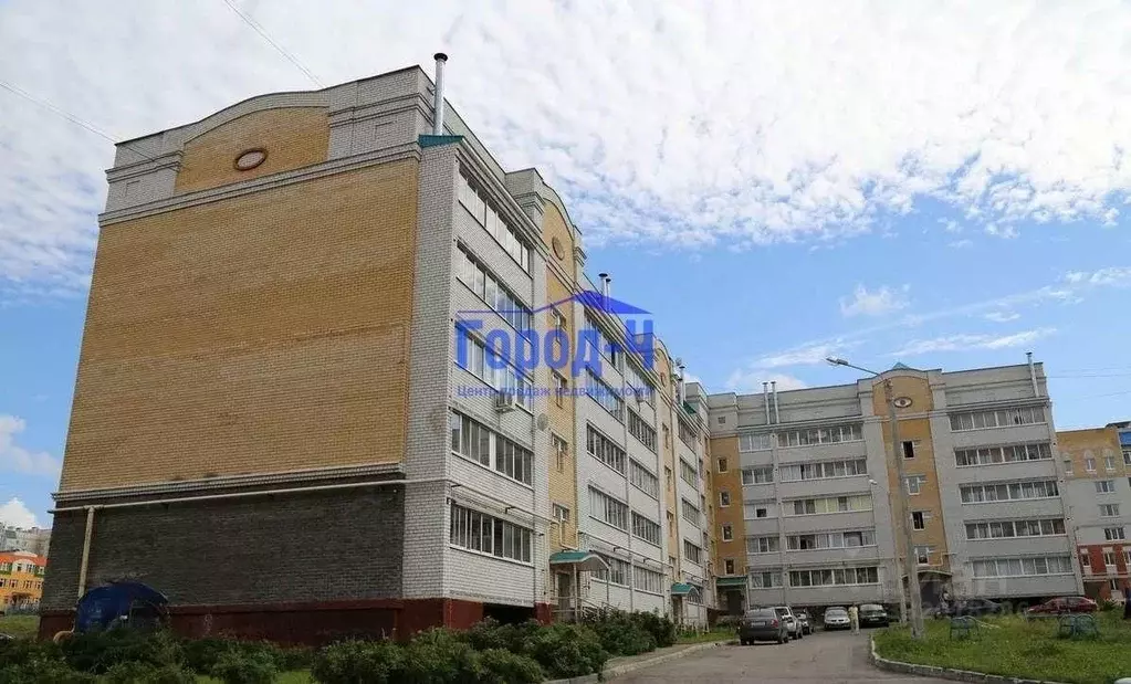 2-к кв. Чувашия, Чебоксары ул. Строителей, 12 (65.0 м) - Фото 1