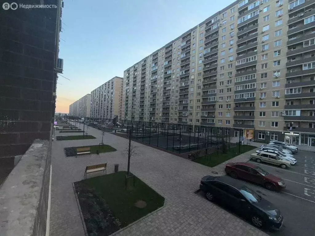 3-комнатная квартира: Краснодар, улица Лётчика Позднякова, 2к21 (56.1 ... - Фото 2