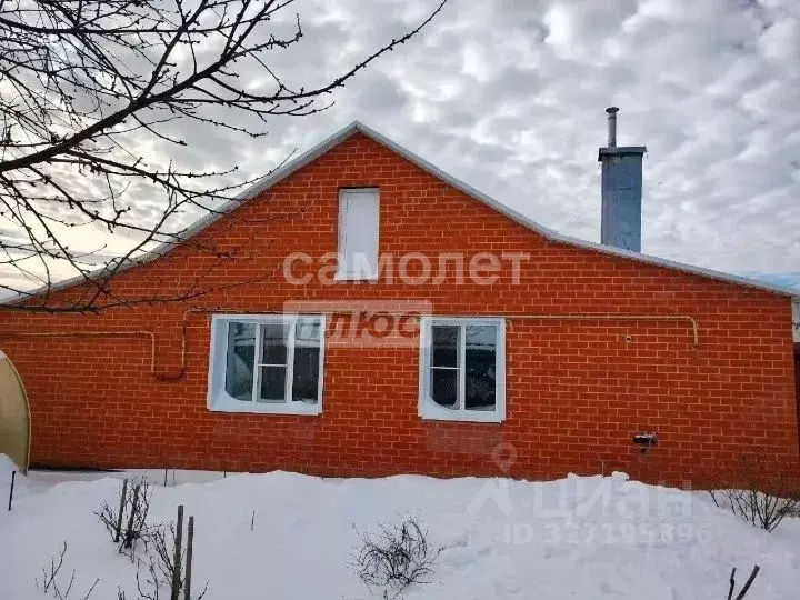 Дом в Курская область, Поныри муниципальное образование, Поныри рп ул. ... - Фото 1