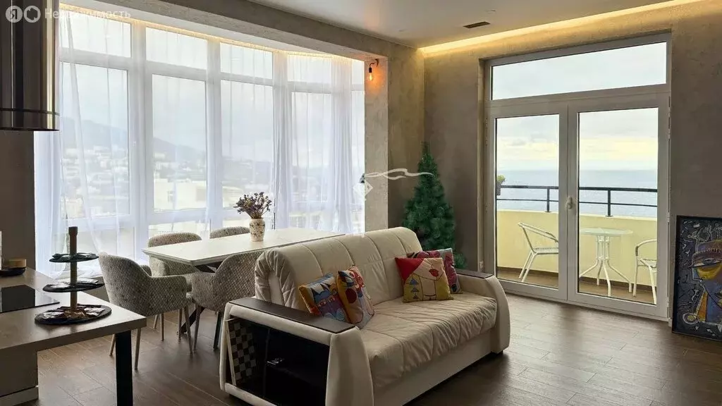 2-комнатная квартира: Ялта, улица Щорса, 40 (63 м) - Фото 0