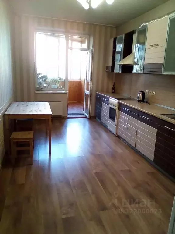 2-к кв. Омская область, Омск просп. Комарова, 15 (70.6 м) - Фото 2