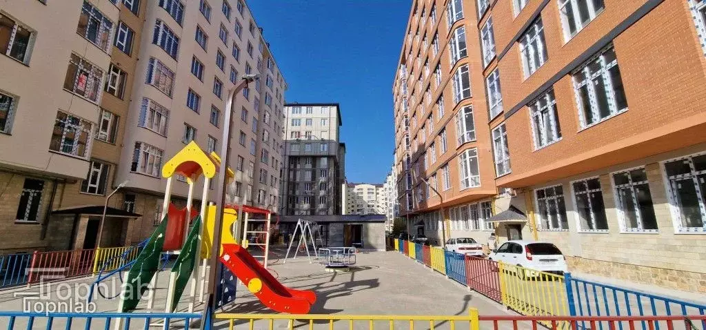 2-к кв. Кабардино-Балкария, Нальчик ул. Чернышевского, 201Е (68.1 м) - Фото 1