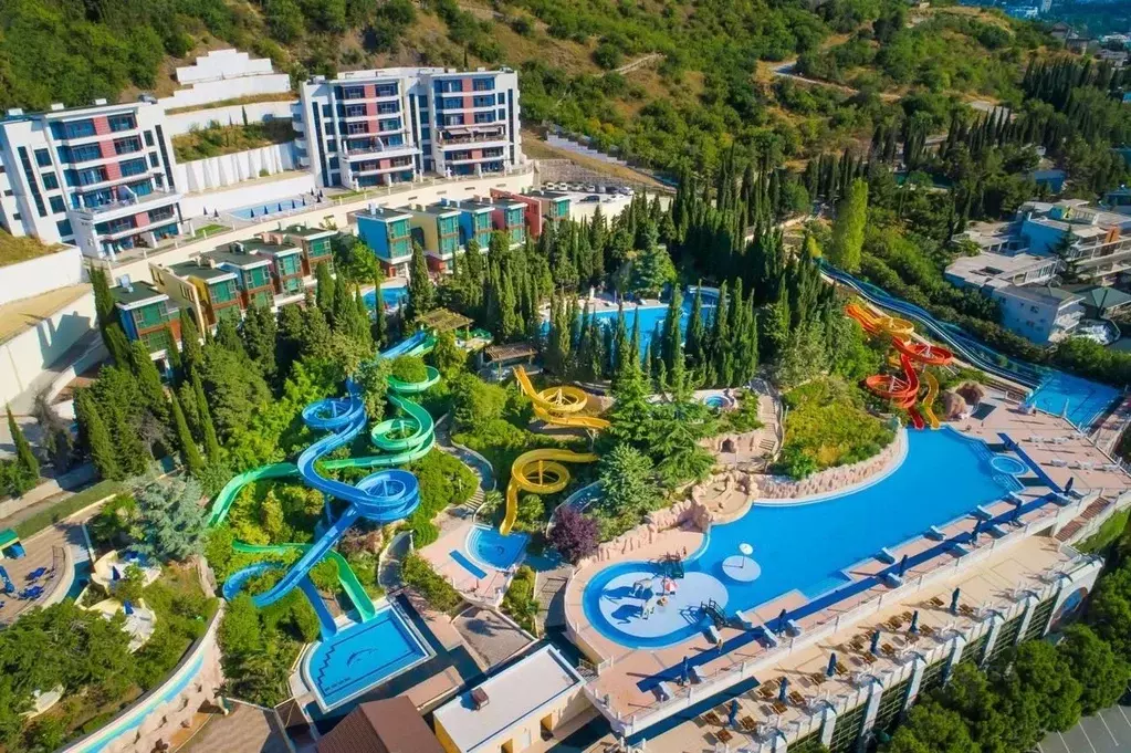 2-к кв. Крым, Алушта аллея Декабристов, 5 (91.0 м) - Фото 1