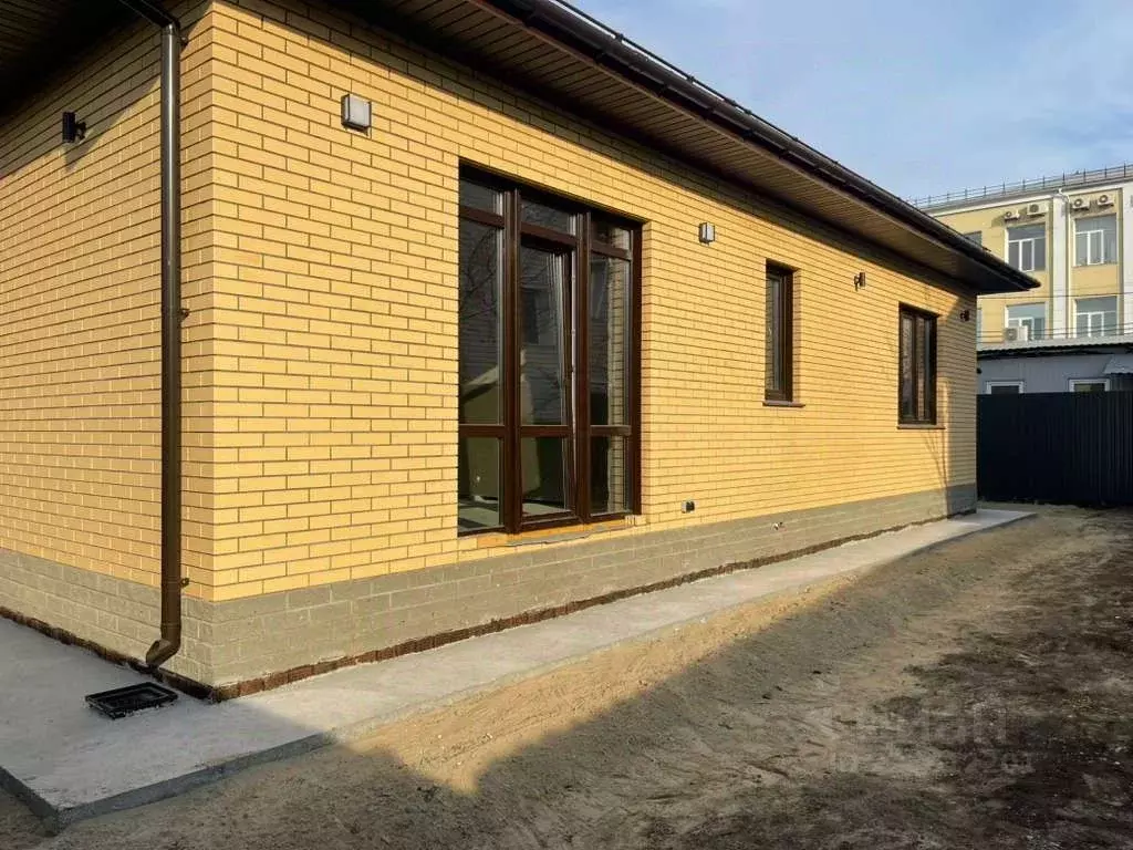 Дом в Омская область, Омск ул. Плеханова, 82 (100 м) - Фото 1