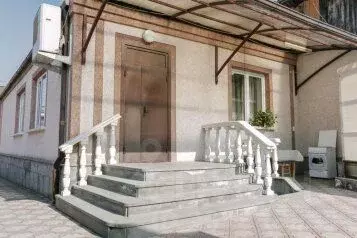 Дом в Северная Осетия, Владикавказ ул. Ломоносова, 27 (80 м) - Фото 1