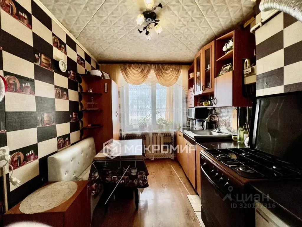 2-к кв. Брянская область, Выгоничи рп ул. Молодежная, 1 (50.0 м) - Фото 0