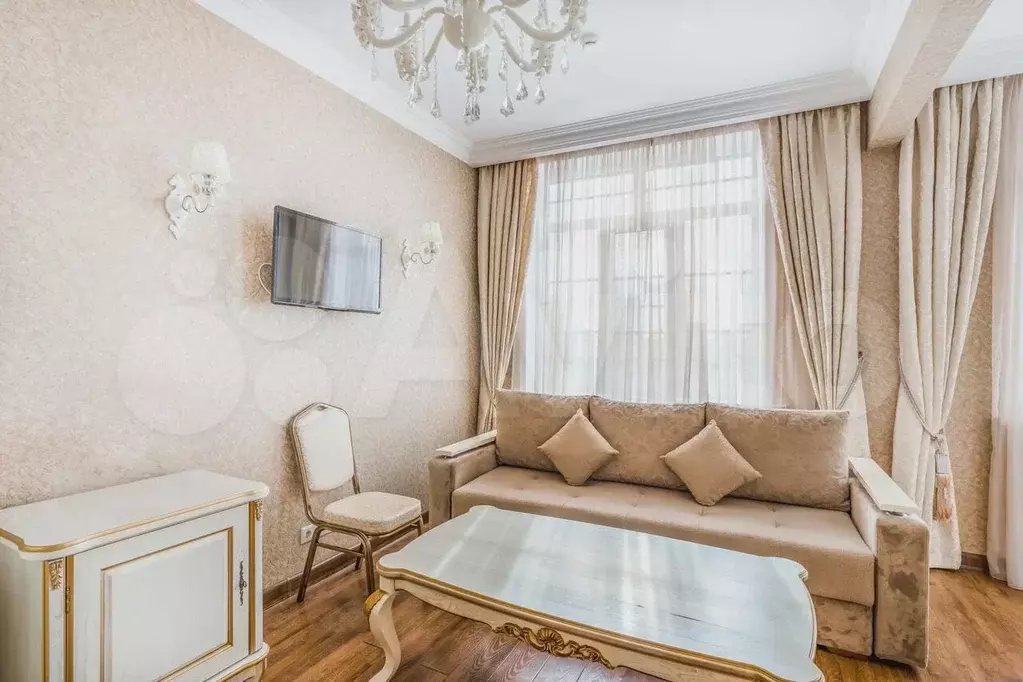 Комната 39 м, 4/4 эт. - Фото 1
