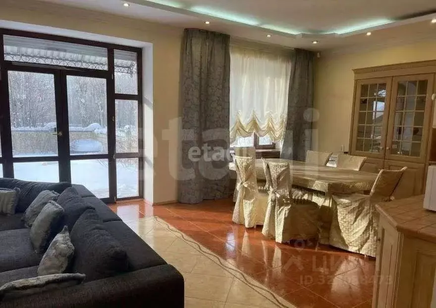 Таунхаус в Тюменская область, Тюмень Барнаульская ул. (284 м) - Фото 1