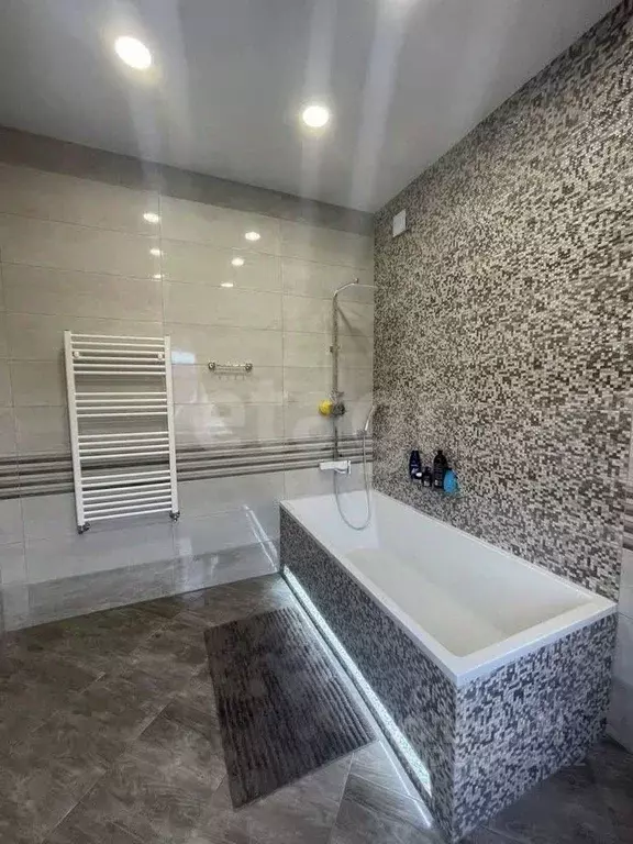 Дом в Ростовская область, Батайск Кавказская ул. (157 м) - Фото 1