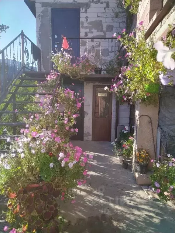 Дом в Дагестан, Гунибский район, Согратлинский сельсовет, с. Согратль  ... - Фото 2