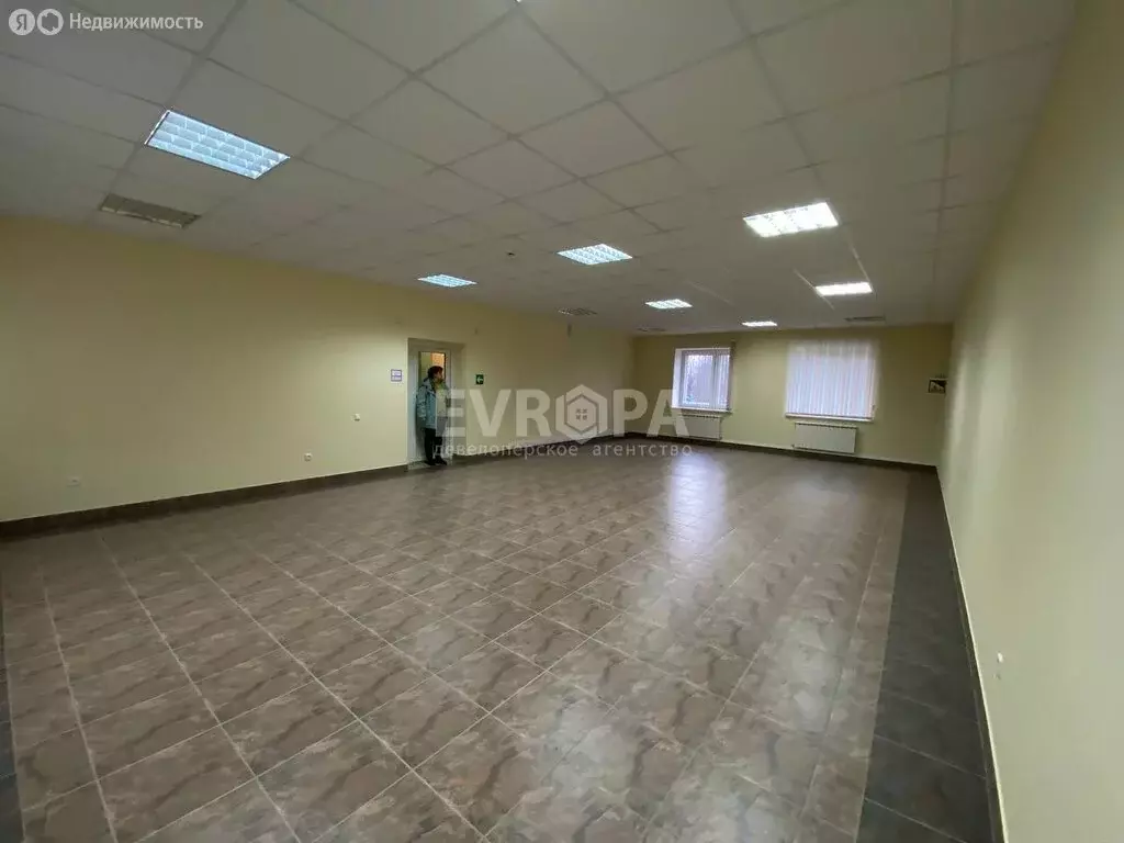 Помещение свободного назначения (840 м) - Фото 1