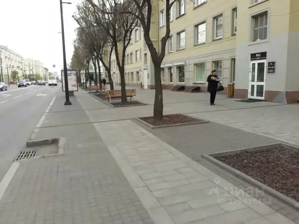 Помещение свободного назначения в Красноярский край, Красноярск просп. ... - Фото 1