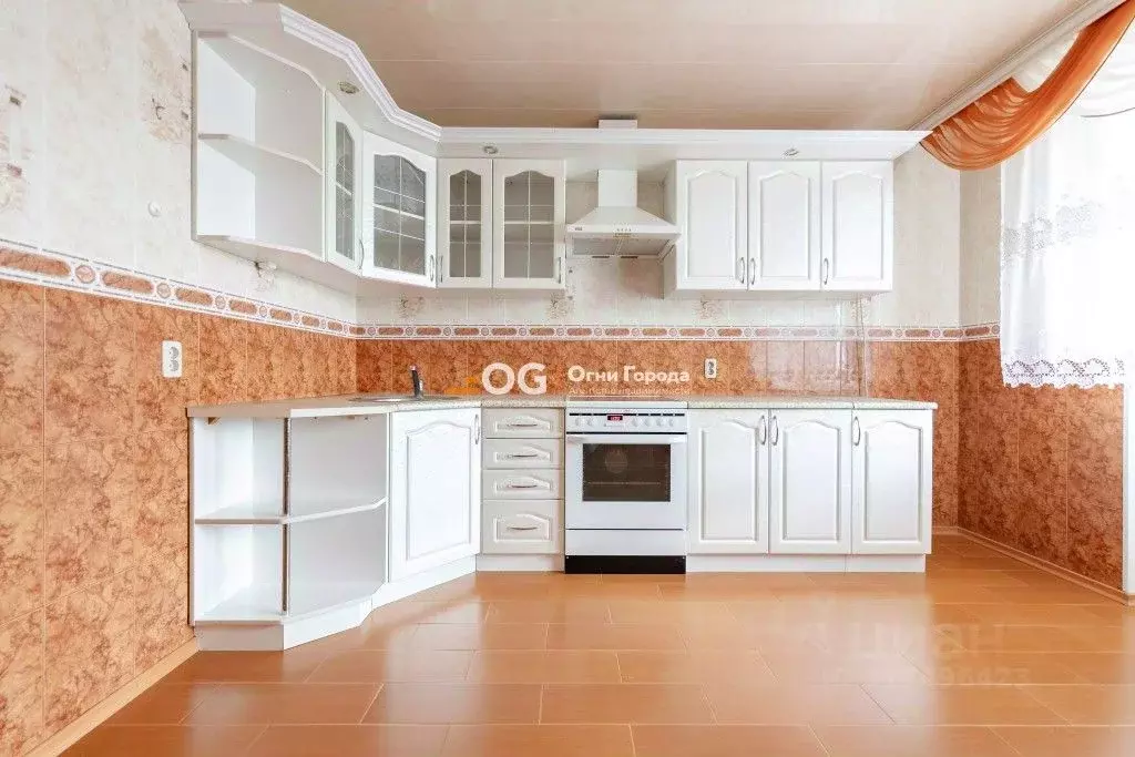 3-к кв. Брянская область, Брянск ул. Ромашина, 32 (98.6 м) - Фото 1