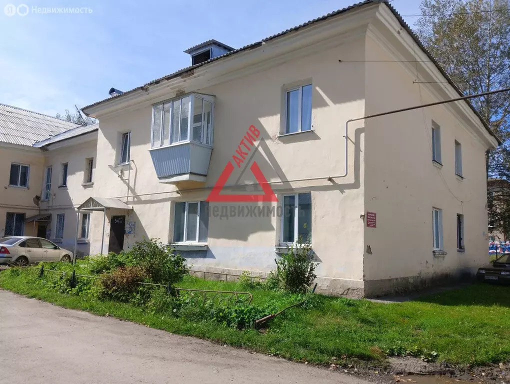 2-комнатная квартира: Каменск-Уральский, улица Белинского, 69 (62 м) - Фото 1