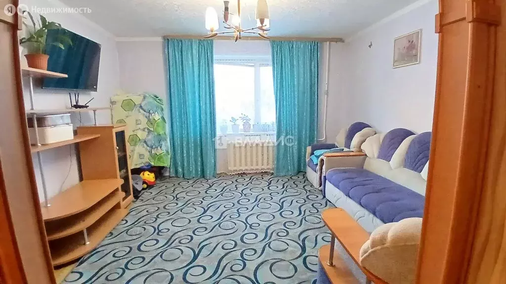 3-комнатная квартира: Тобольск, микрорайон 7А, 32В (66 м) - Фото 1