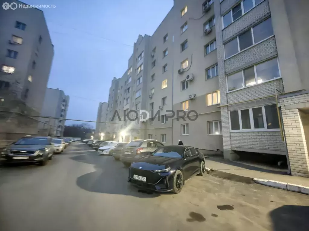 3-комнатная квартира: Саратов, 5-й Нагорный проезд, 28 (68 м) - Фото 1