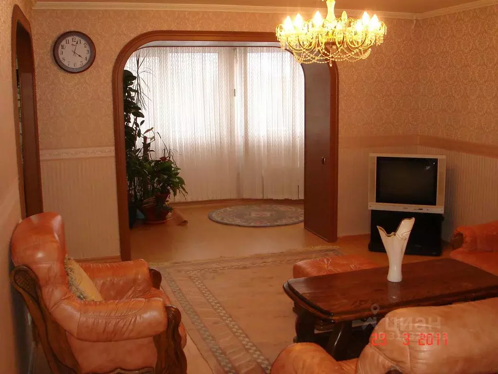 2-к кв. Самарская область, Тольятти ул. Фрунзе, 35 (76.0 м) - Фото 0