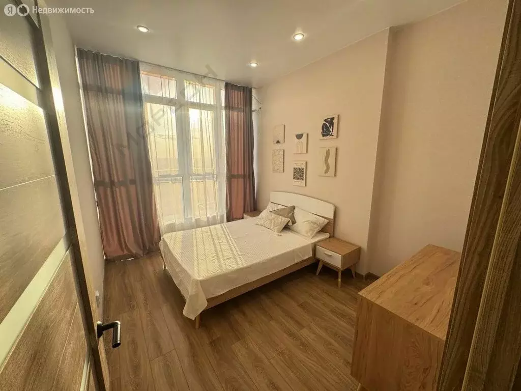 3-комнатная квартира: Краснодар, улица Героя Пешкова, 14к2 (56.2 м) - Фото 0