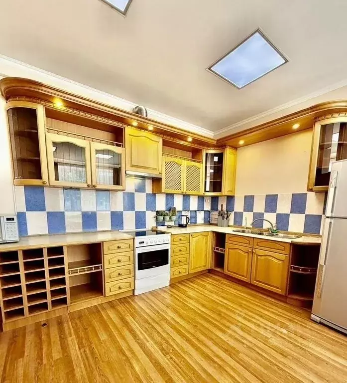 2-к кв. Крым, Симферополь ул. Геологическая, 10 (60.0 м) - Фото 2