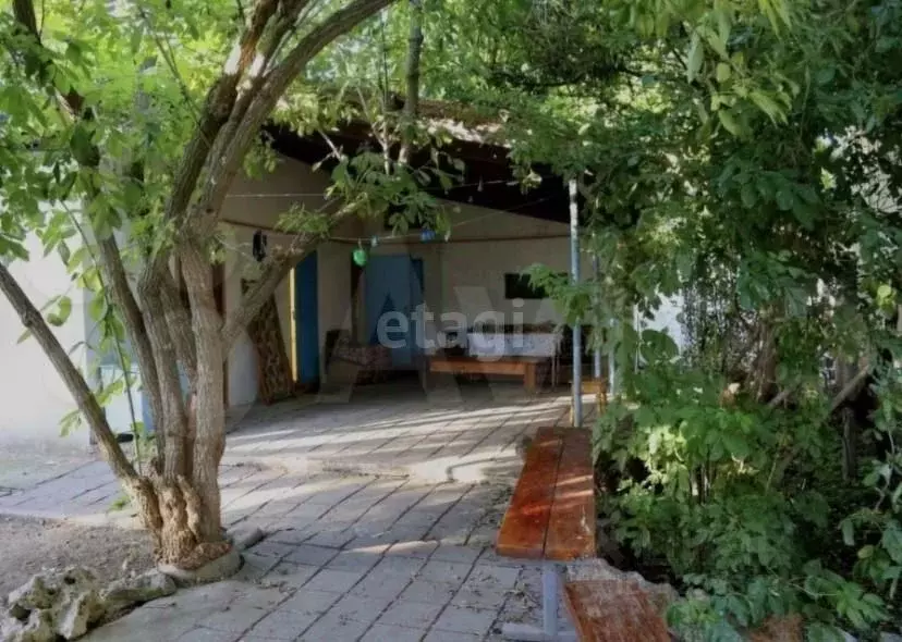 Дом в Крым, Сакский район, с. Штормовое ул. Партизанская, 41 (237 м) - Фото 1