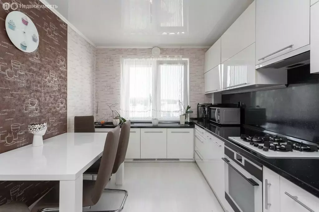 3-комнатная квартира: посёлок городского типа Янтарный, Советская ... - Фото 2