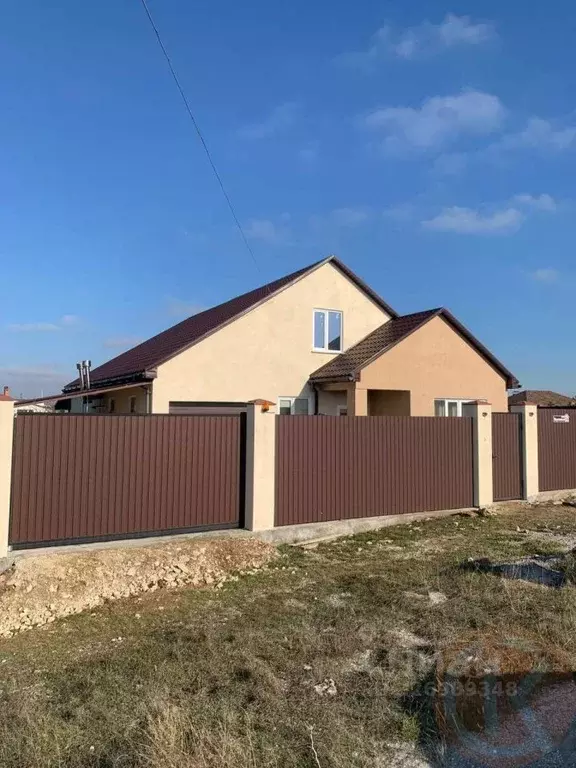 Дом в Крым, Черноморское пгт ул. Персиковая, 12 (169 м) - Фото 1