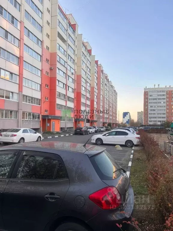 1-к кв. Курганская область, Курган Заозерный жилрайон, 4-й мкр, 7 ... - Фото 0