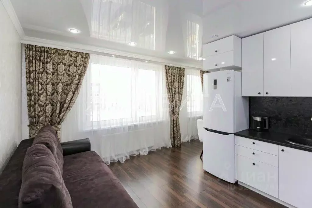 1-к кв. Тюменская область, Тюмень ул. Стройотрядовская, 12 (36.4 м) - Фото 2