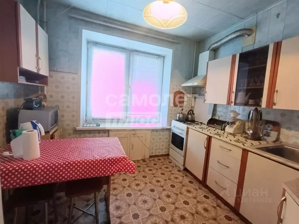 3-к кв. Курская область, Курск Красная пл., 2/4 (69.5 м) - Фото 2