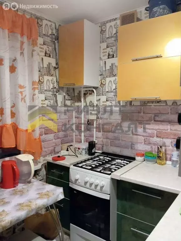 2-комнатная квартира: Омск, улица Калинина, 10 (45 м) - Фото 1