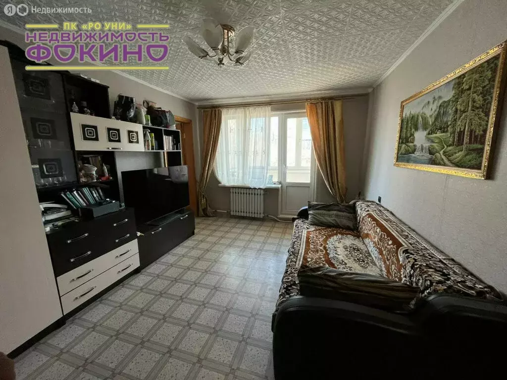2-комнатная квартира: Большой Камень, улица Академика Крылова, 7 (36 ... - Фото 0