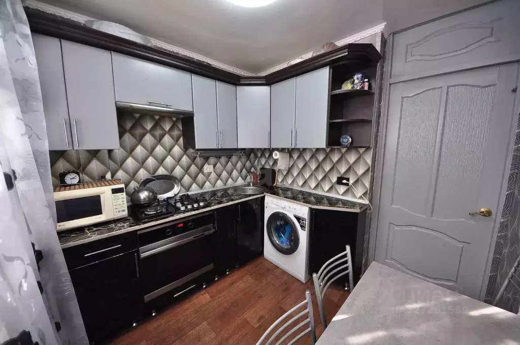 2-к кв. Башкортостан, Салават ул. Калинина, 48 (46.4 м) - Фото 1