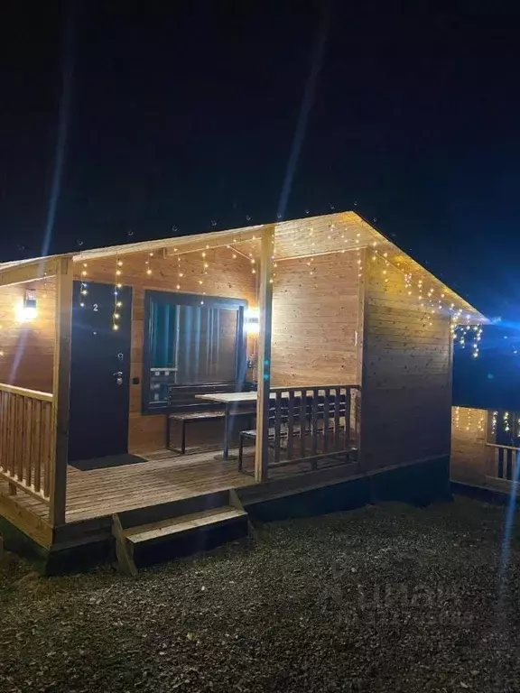 Дом в Карачаево-Черкесия, Зеленчукский район, с. Архыз пер. 3-й ... - Фото 1