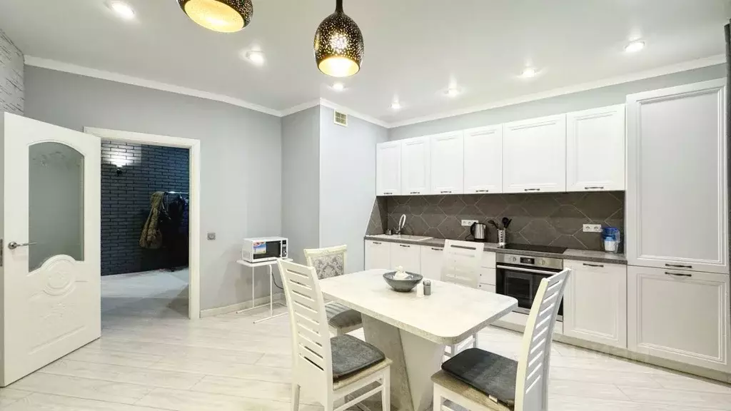 2-к кв. Татарстан, Казань ул. Павлюхина, 108Б (86.0 м) - Фото 1