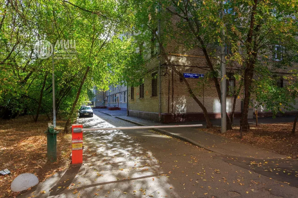 Продается комната в 3-комнатной квартире - Фото 1