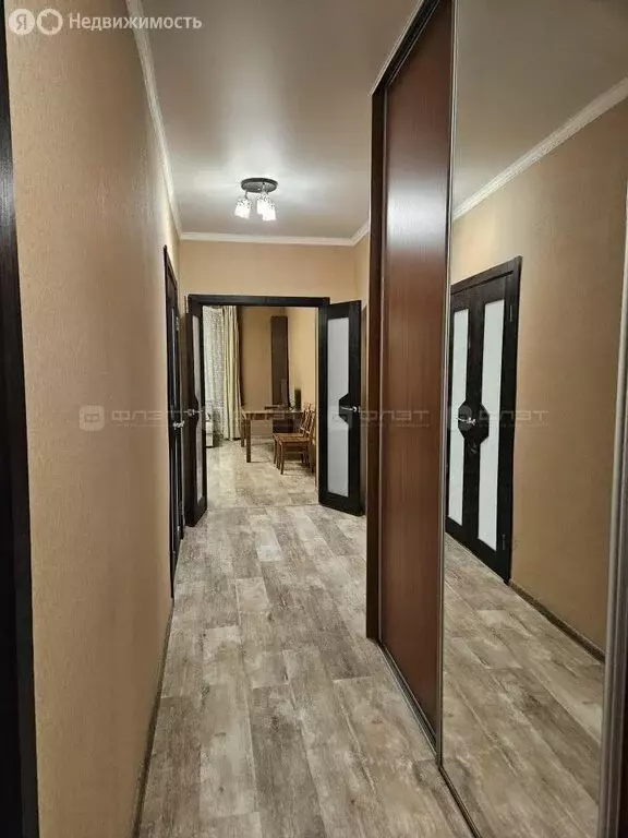 2-комнатная квартира: Казань, улица Братьев Касимовых, 6А (71 м) - Фото 1