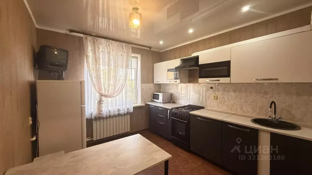 1-к кв. Астраханская область, Астрахань ул. Победы, 56 (42.0 м) - Фото 1